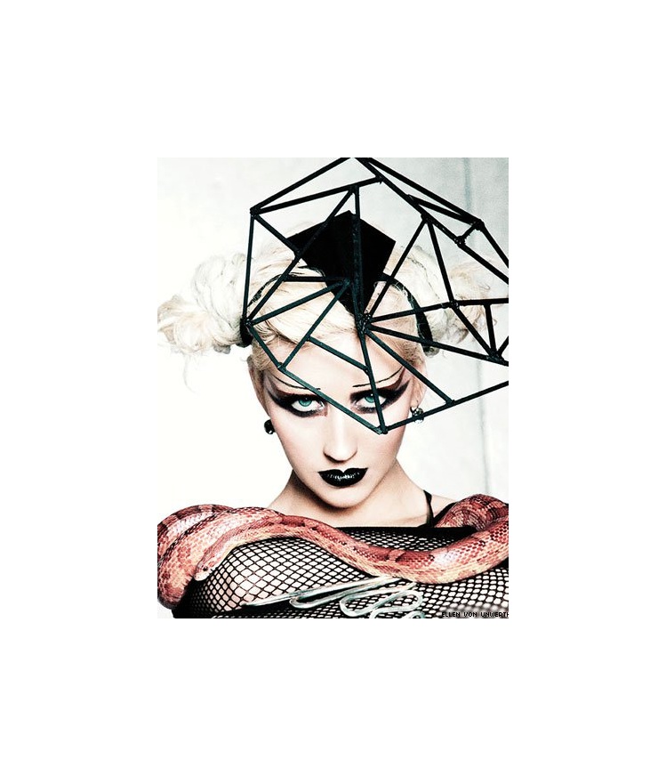 Christina Aguilera Reclaims The Fame